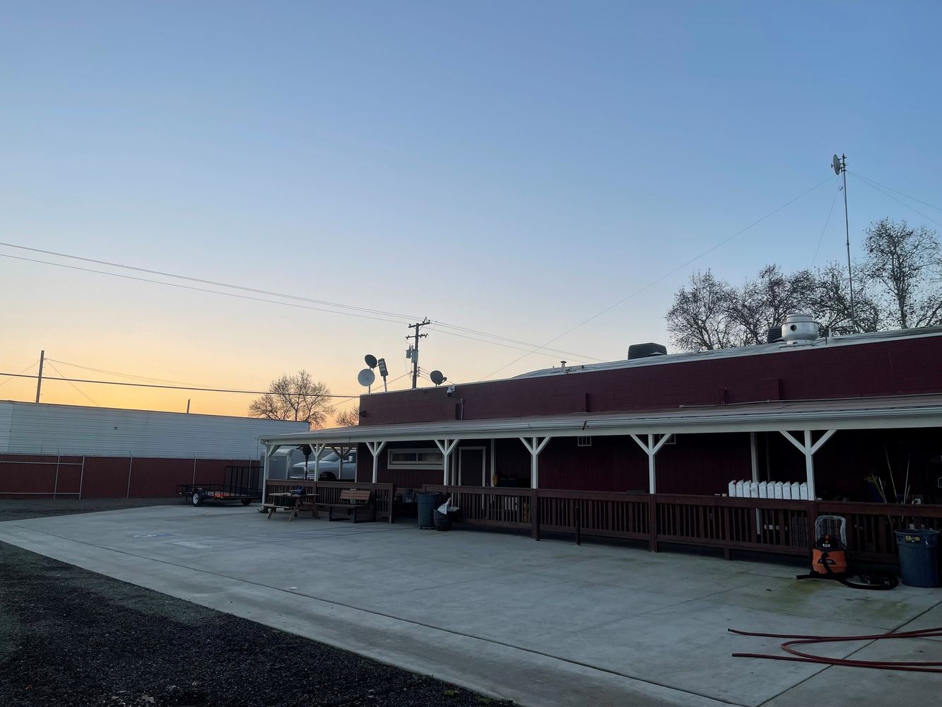 Turn Key Bar & Apartment in Riverdale, CA: 5020 19 1/2 Ave, Riverdale, CA 93656